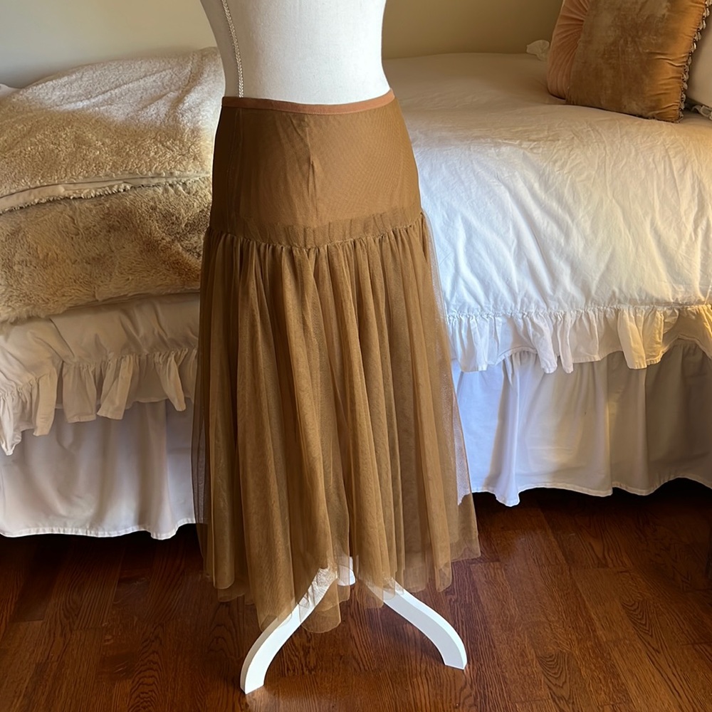 Beautiful light brown LILITH side tie zip skirt. Size M